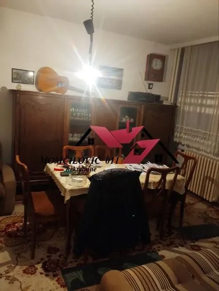 Prodaja, dvosoban stan, 42m², Zemun Save Kovačevića, Zemun Sve Podlokacije