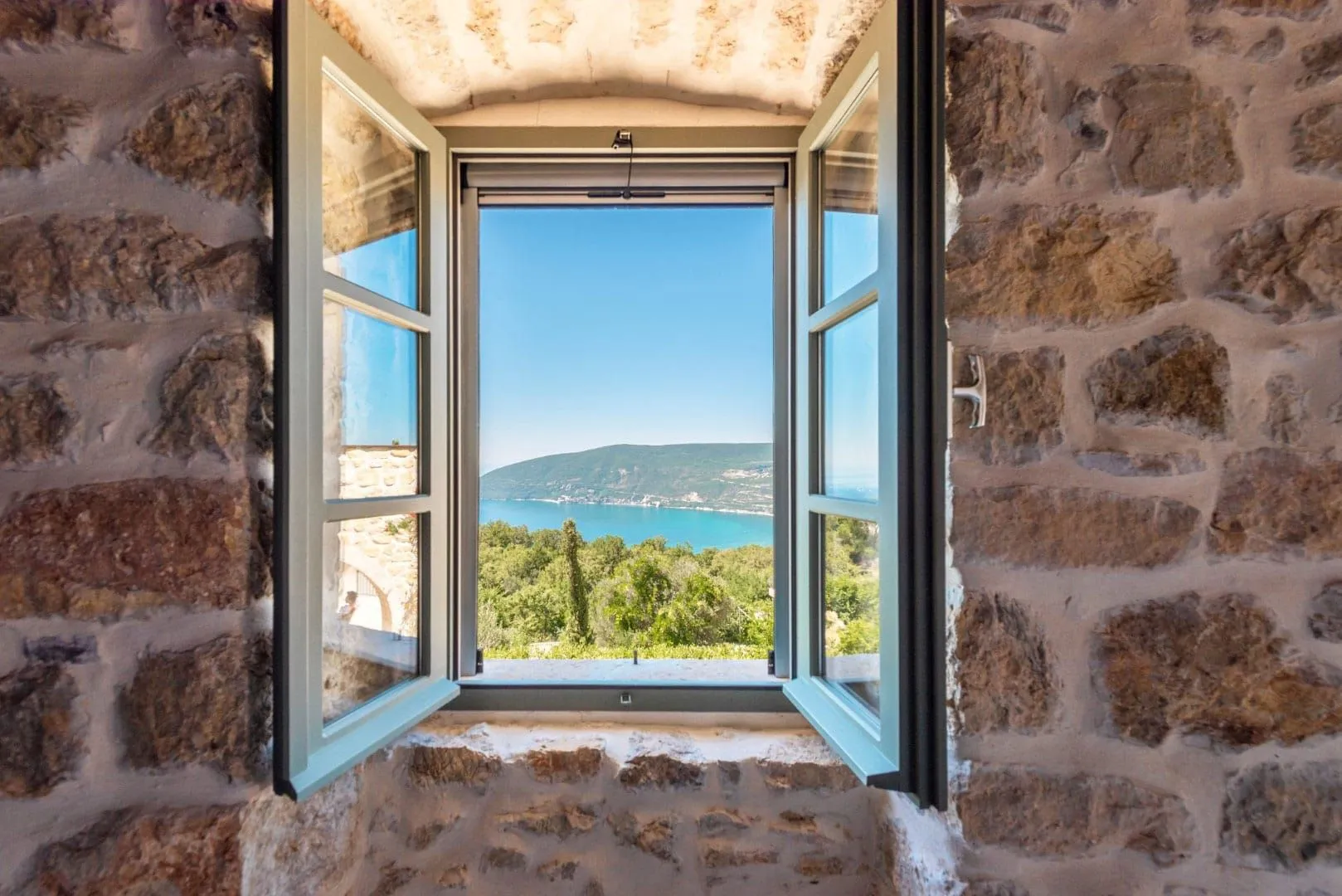 Prodaja, četvorosoban stan, 2000m², Trebešin, Herceg Novi