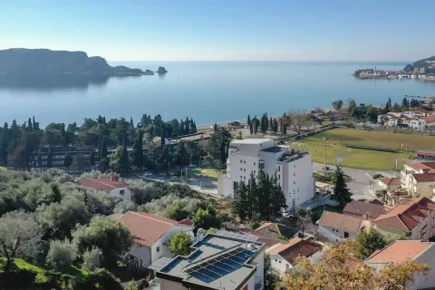 Panoramski pogled na more i okolna naselja. - image 6