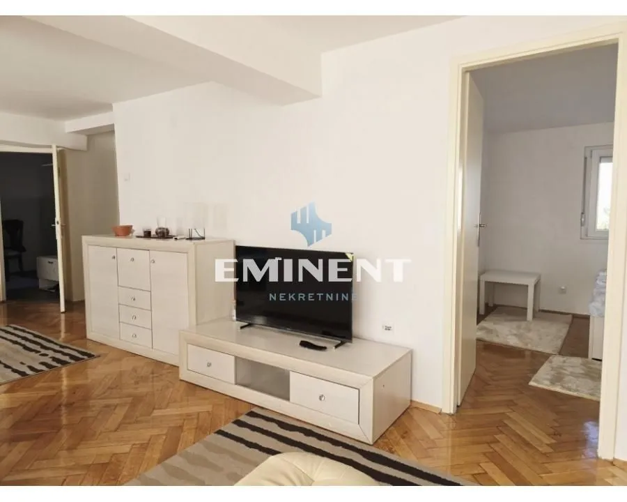 Rent, three bedroom apartment, 90m², Stari Grad, Beograd