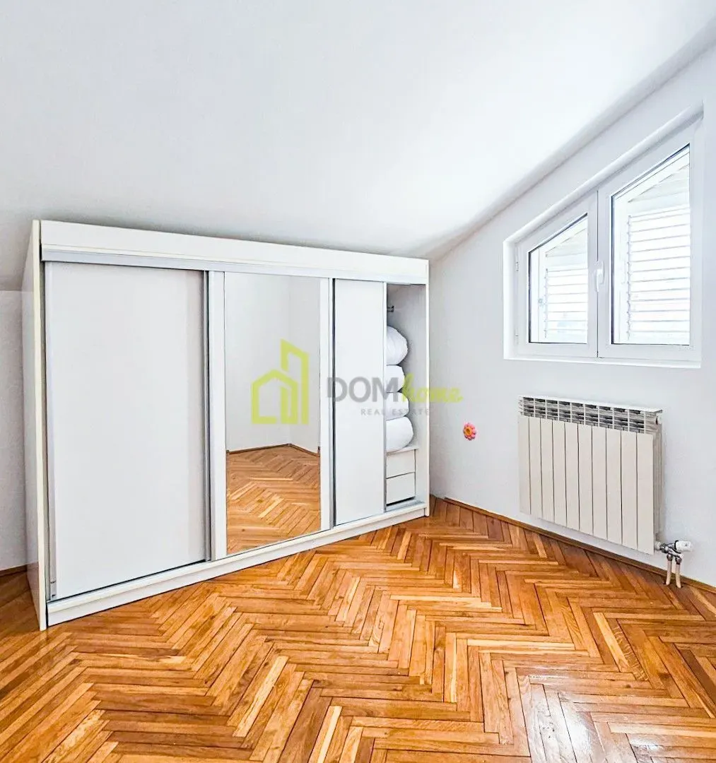 Sale, house, 350m², Momišići, Podgorica