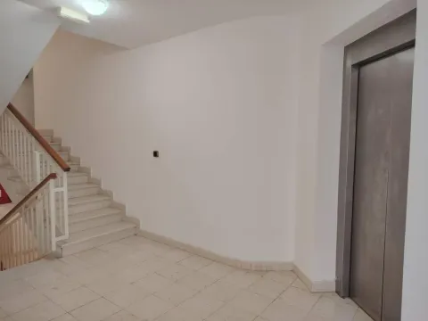 Sale, two bedroom apartment, 79m², Petrovac, Budva - image 10