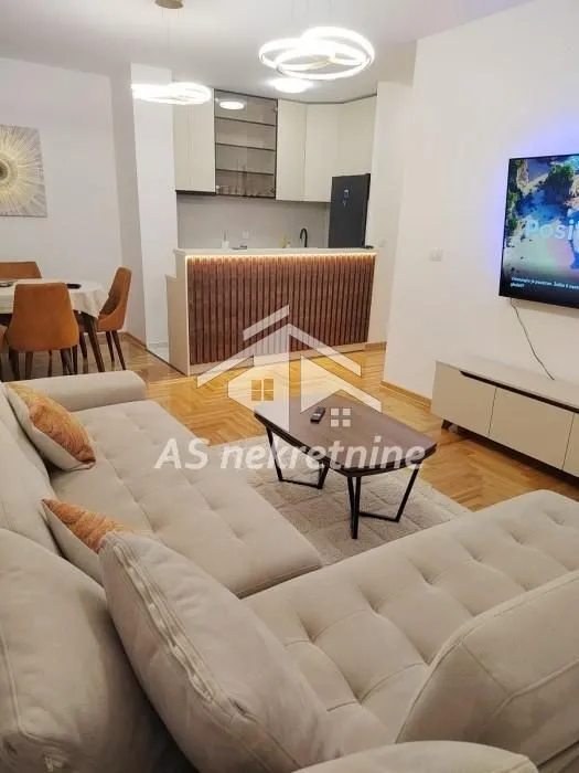 Izdavanje, četvorosoban stan, 79m², Banjica, Voždovac Sve Podlokacije
