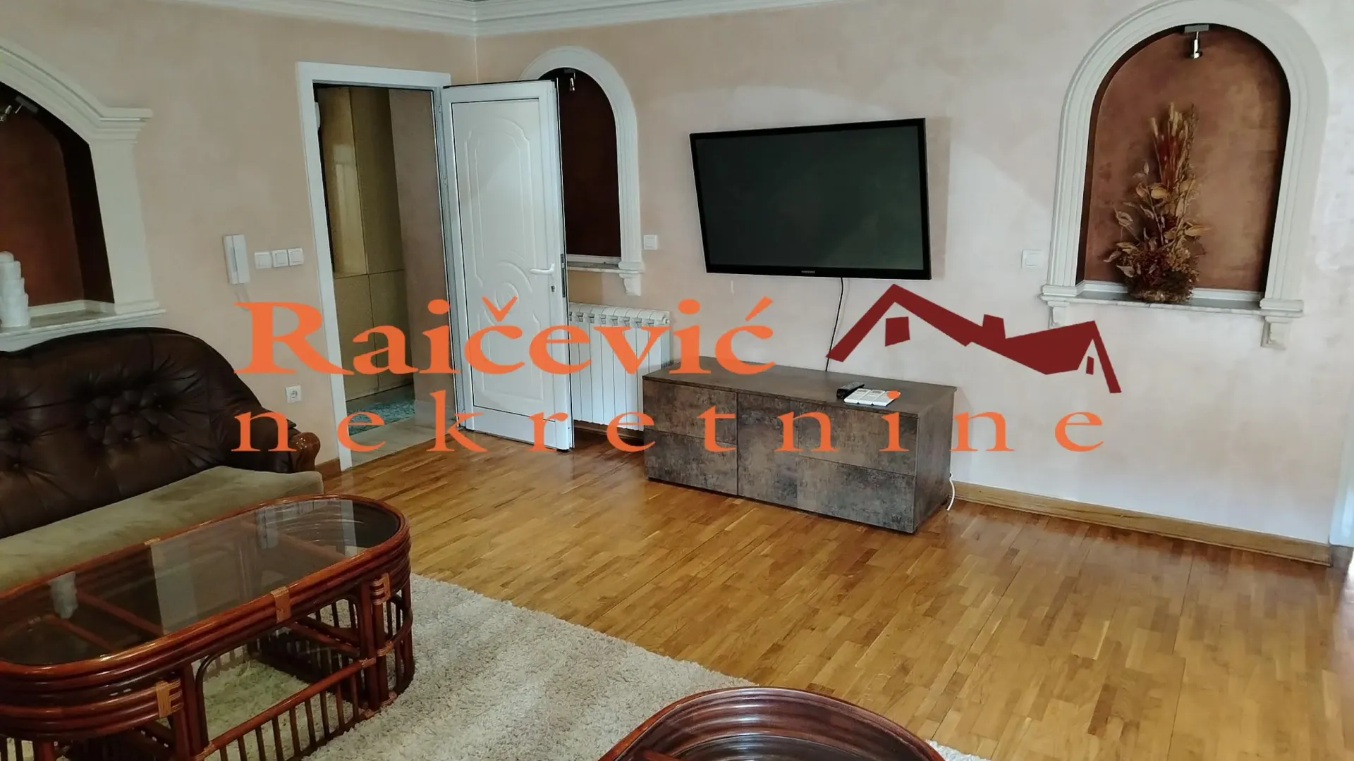 Rent, four bedroom apartment, 130m², Voždovac, Voždovac Sve Podlokacije