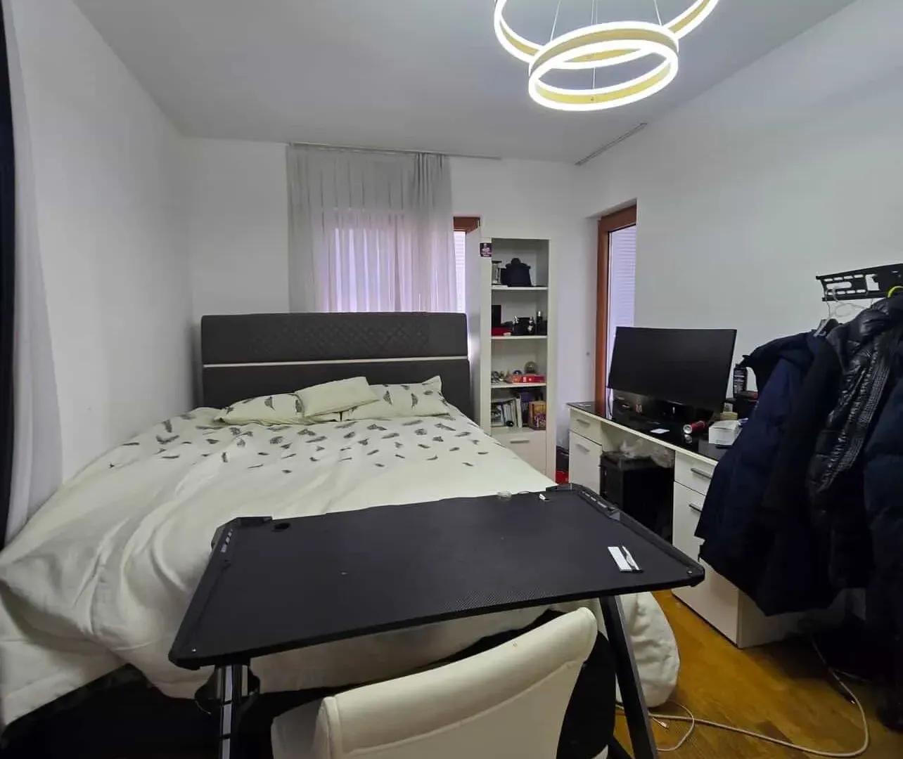 Prodaja, trosoban stan, 130m², Tološka šuma, Podgorica