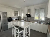 Izdavanje, četvorosoban stan, 106m², Kalenić Pijaca, Vračar Sve Podlokacije - image 8