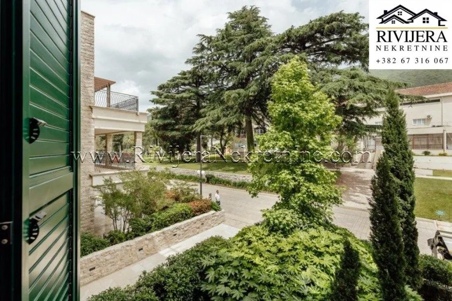 Prodaja, trosoban stan, 171m², Kamenari, Herceg Novi