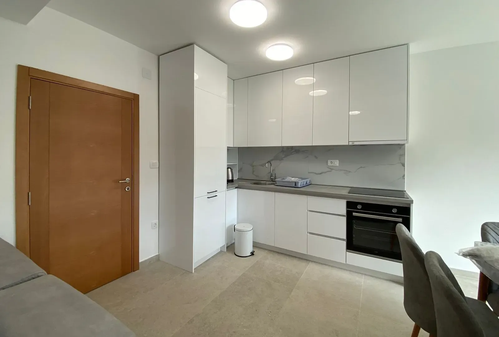 Rent, two bedroom apartment, 80m², Dumidran, Tivat