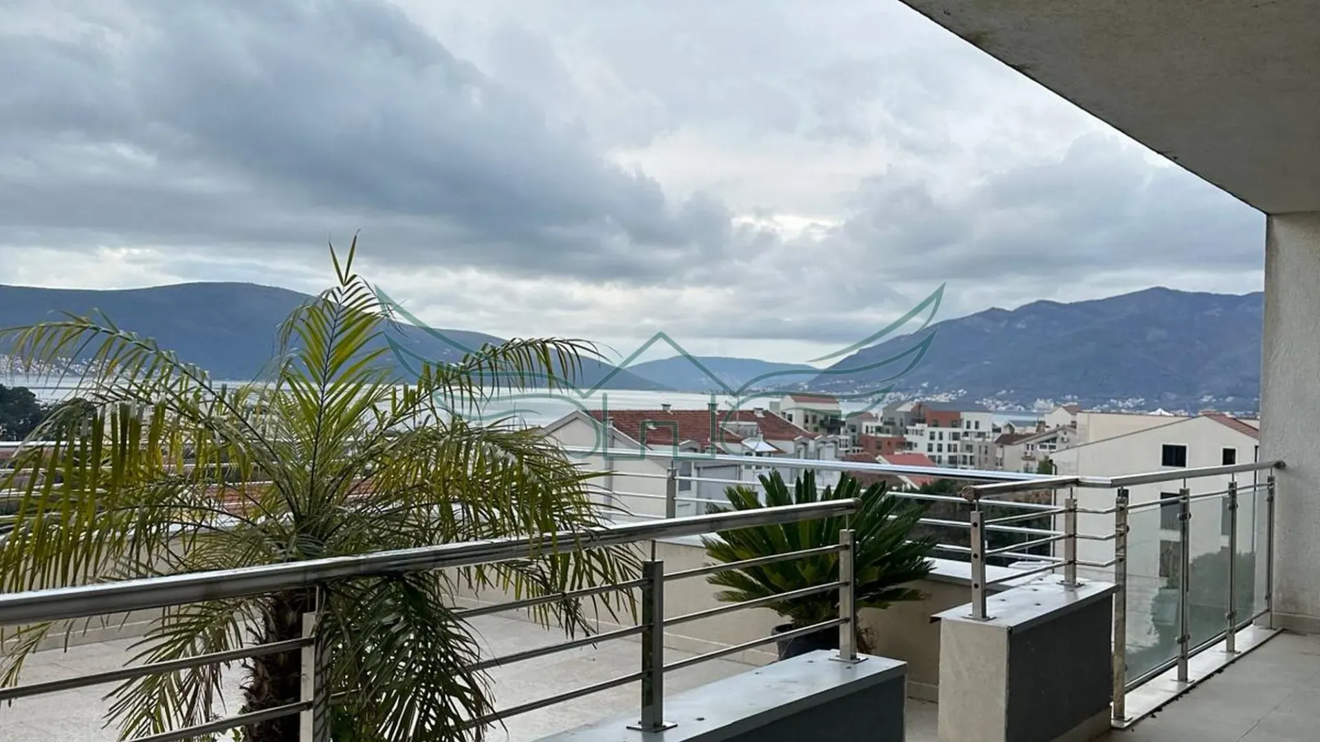 Sale, two bedroom apartment, 87m², Pod Kuk, Tivat