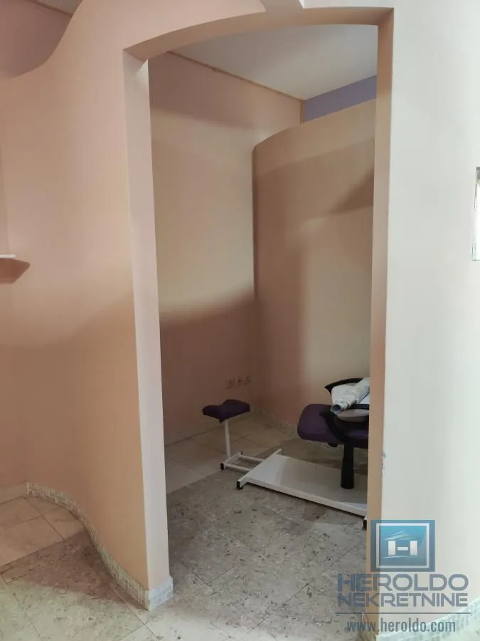 Sale, office space, 58m², Centar, Jagodina