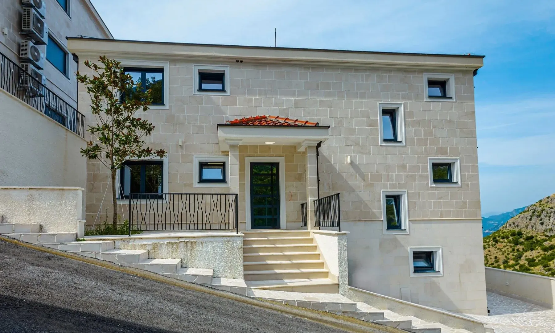 Sale, house, 450m², Tudorovići, Budva
