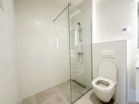 Prodaja, trosoban stan, 106m², Stari Aerodrom, Podgorica - image 2