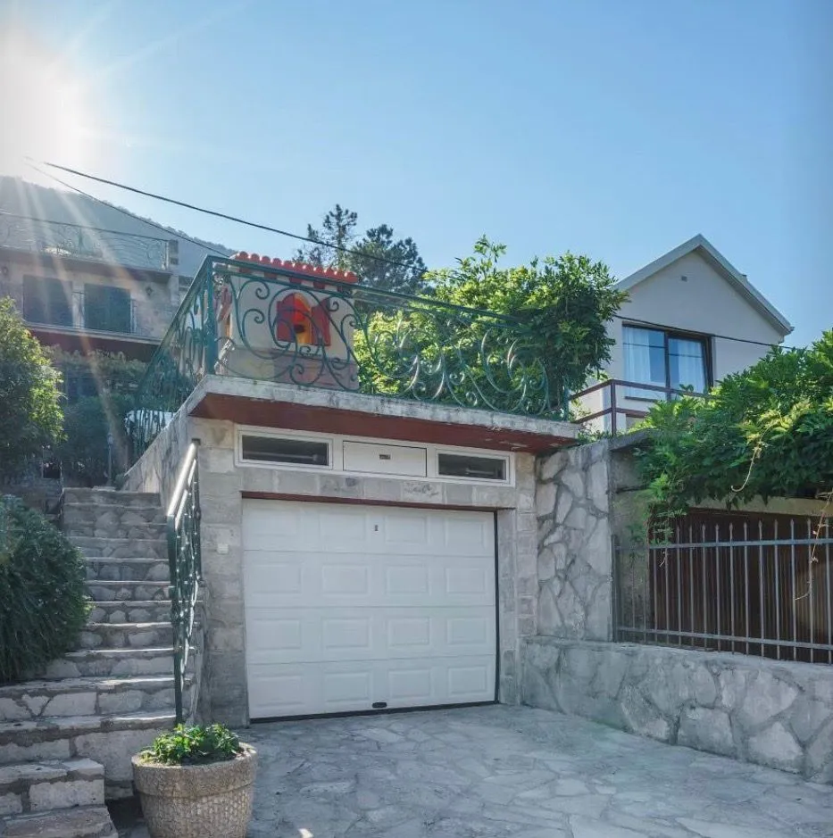 Sale, house, 215m², Stoliv, Kotor