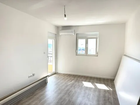 Prodaja, jednosoban stan, 46m², Centar, Bar - image 12