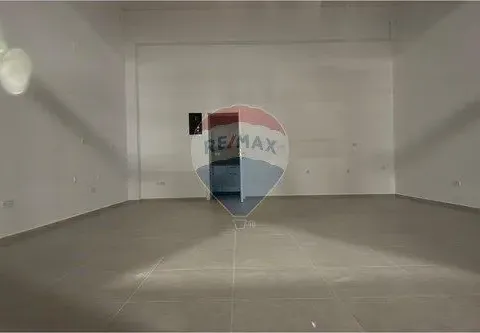 Izdavanje, poslovni prostor, 55m², Central Point, Podgorica - image 2