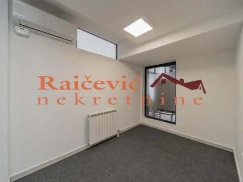 Izdavanje, poslovni prostor, 140m², Banovo Brdo, Beograd - image 12