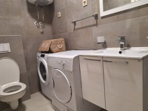 Izdavanje, trosoban stan, 87m², Zabjelo, Podgorica - image 13