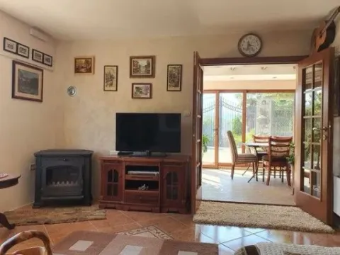 Izdavanje, kuća, 92m², Mareza, Podgorica - image 8