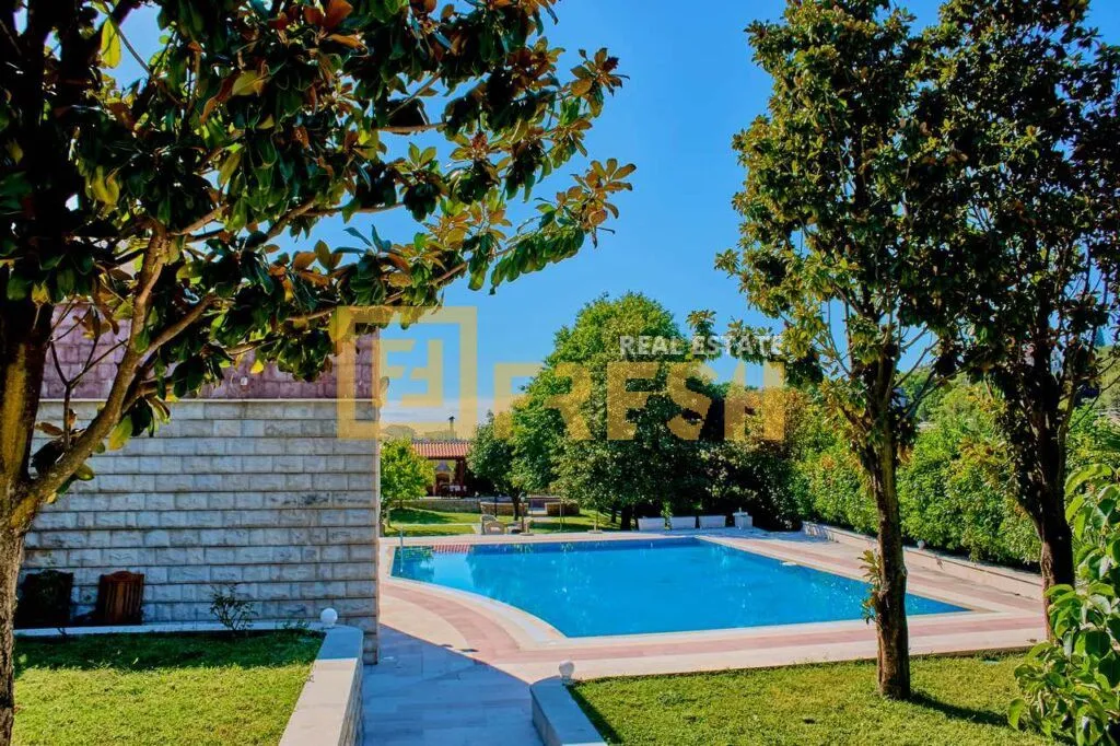 Izdavanje, kuća, 300m², Zagorič, Podgorica