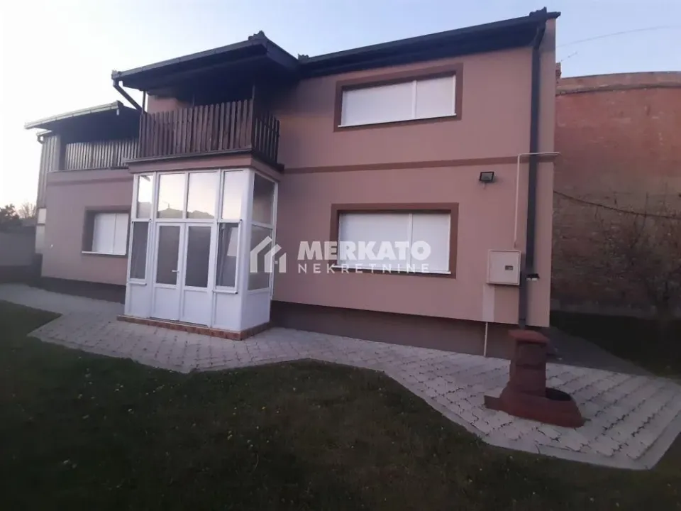 Prodaja, kuća, 369m², Centar, Zrenjanin
