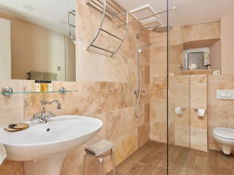 Rent, house, 2117m², Kotor, Crna Gora - image 35