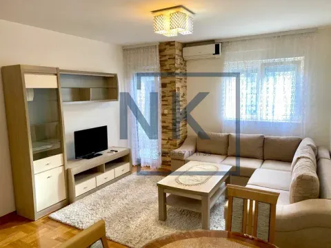 Izdavanje, jednosoban stan, 45m², Stari Aerodrom, Podgorica