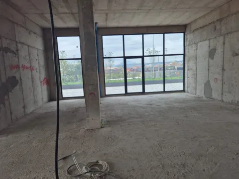 Rent, office space, 282m², Stari Aerodrom, Podgorica - image 2