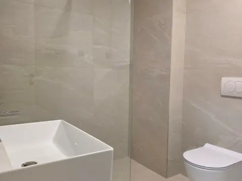 Izdavanje, trosoban stan, 163m², Dalmatinska ulica, Podgorica - image 16