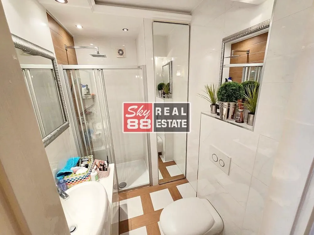 Sale, three bedroom apartment, 100m², Vračar Sve Podlokacije, Beograd
