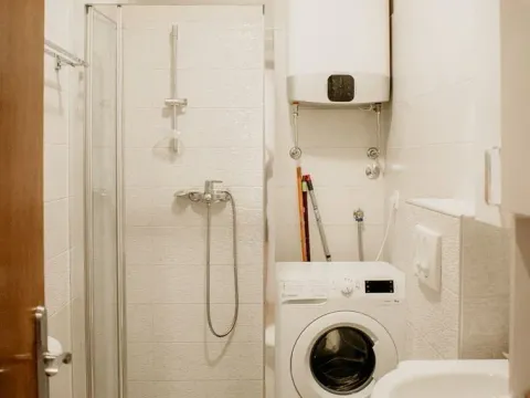 Izdavanje, garsonjera, 42m², Dubovica, Budva - image 5