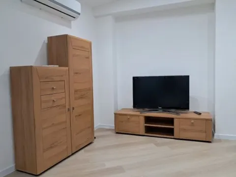 Izdavanje, kuća, 90m², Petrovaradin, Novi Sad - image 7