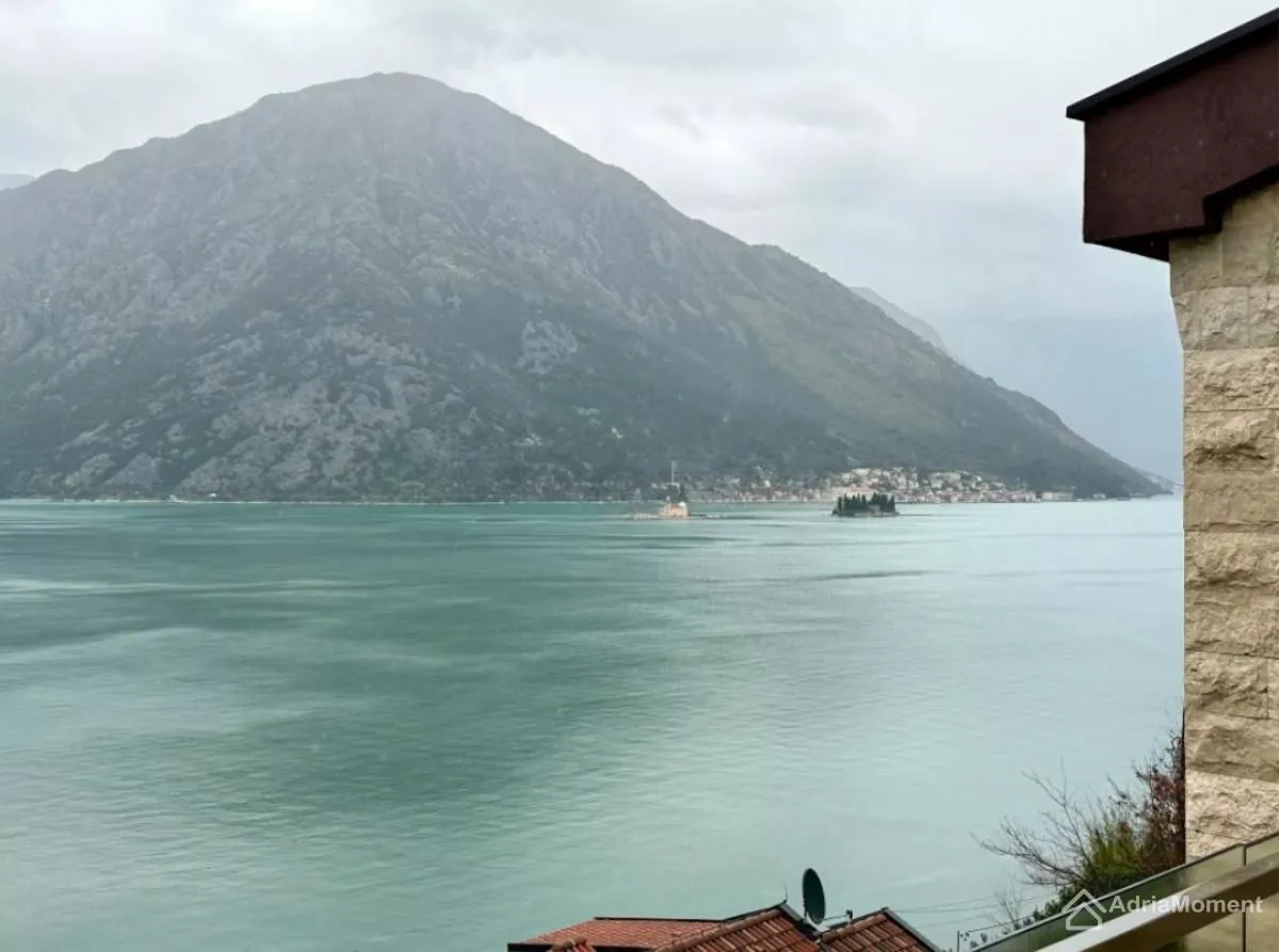 Sale, two bedroom apartment, 69m², Kostanjica, Kotor