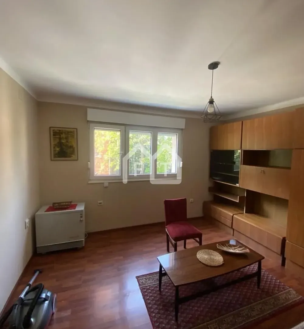 Izdavanje, trosoban stan, 60m², Cvetkova Pijaca, Zvezdara Sve Podlokacije