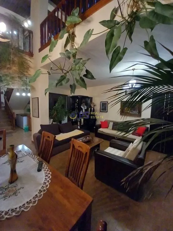 Prodaja, kuća, 350m², Podgorica, Crna Gora