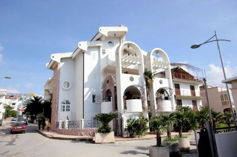 Prodaja, kuća, 323m², Bar, Crna Gora