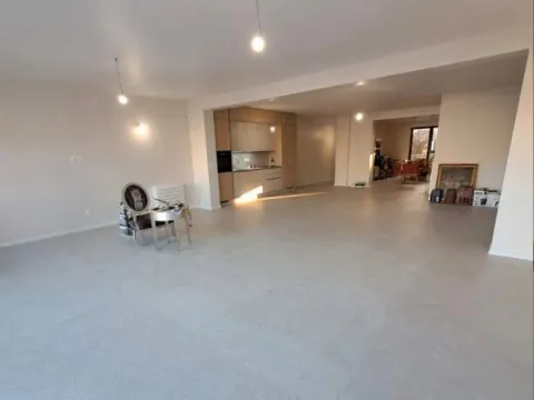 Prodaja, dvosoban stan, 127m², Centar, Podgorica - image 3