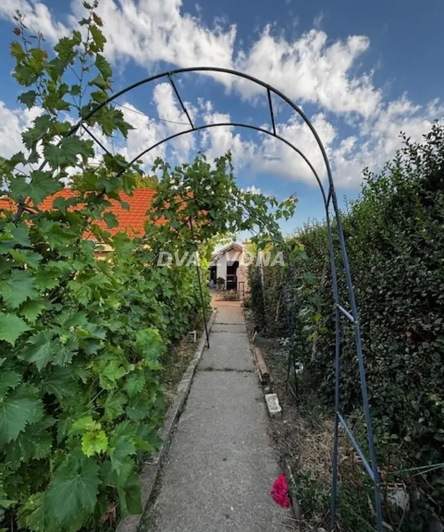 Prodaja, kuća, 37m², Čortanovci, Inđija