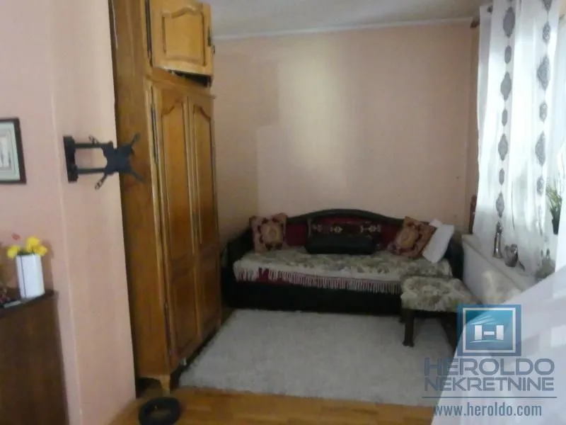 Prodaja, kuća, 380m², Pivara, Jagodina