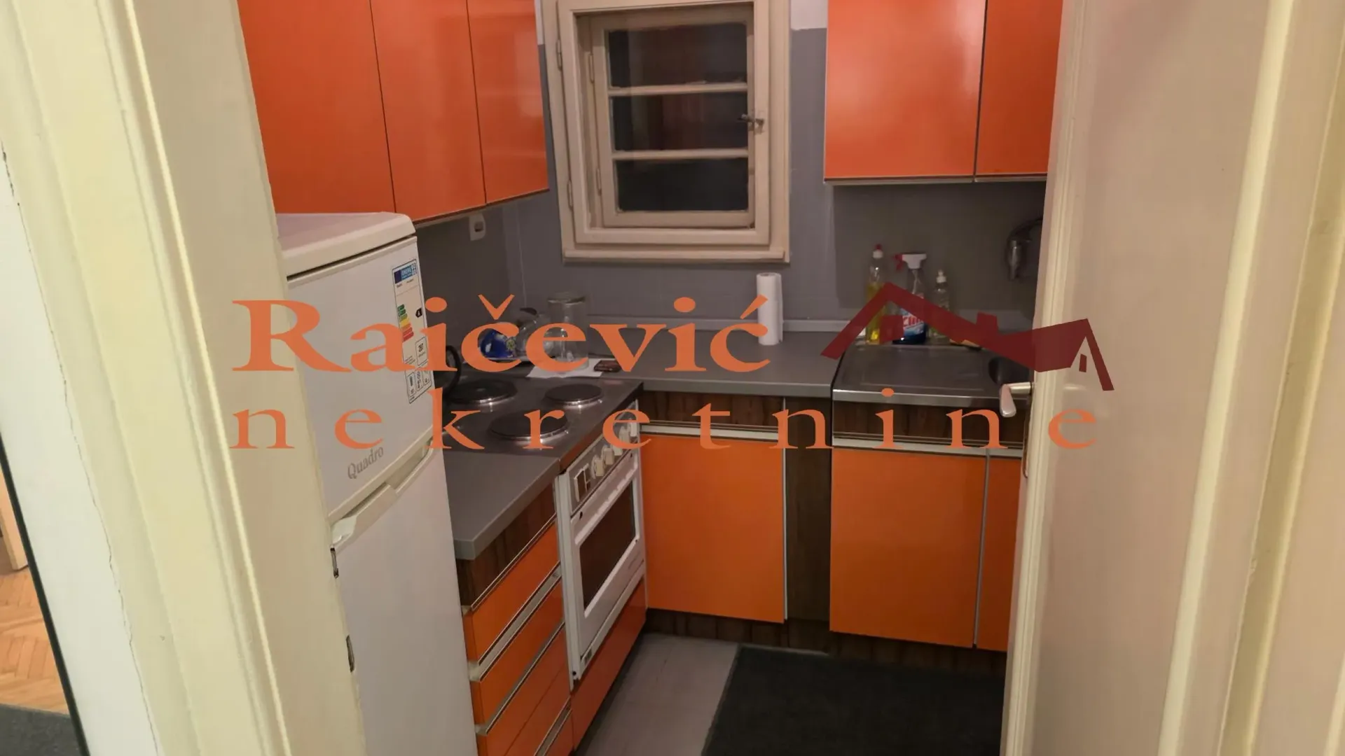 Prodaja, trosoban stan, 87m², Centar, Stara Pazova
