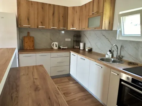 Izdavanje, trosoban stan, 120m², Mrčevac, Tivat - image 6