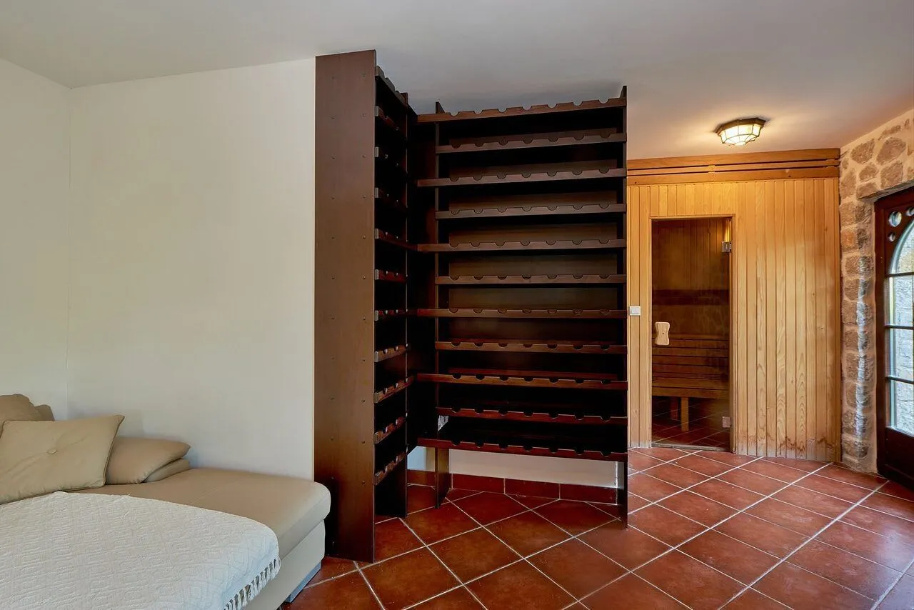 Sale, house, 235m², Kostanjica, Kotor