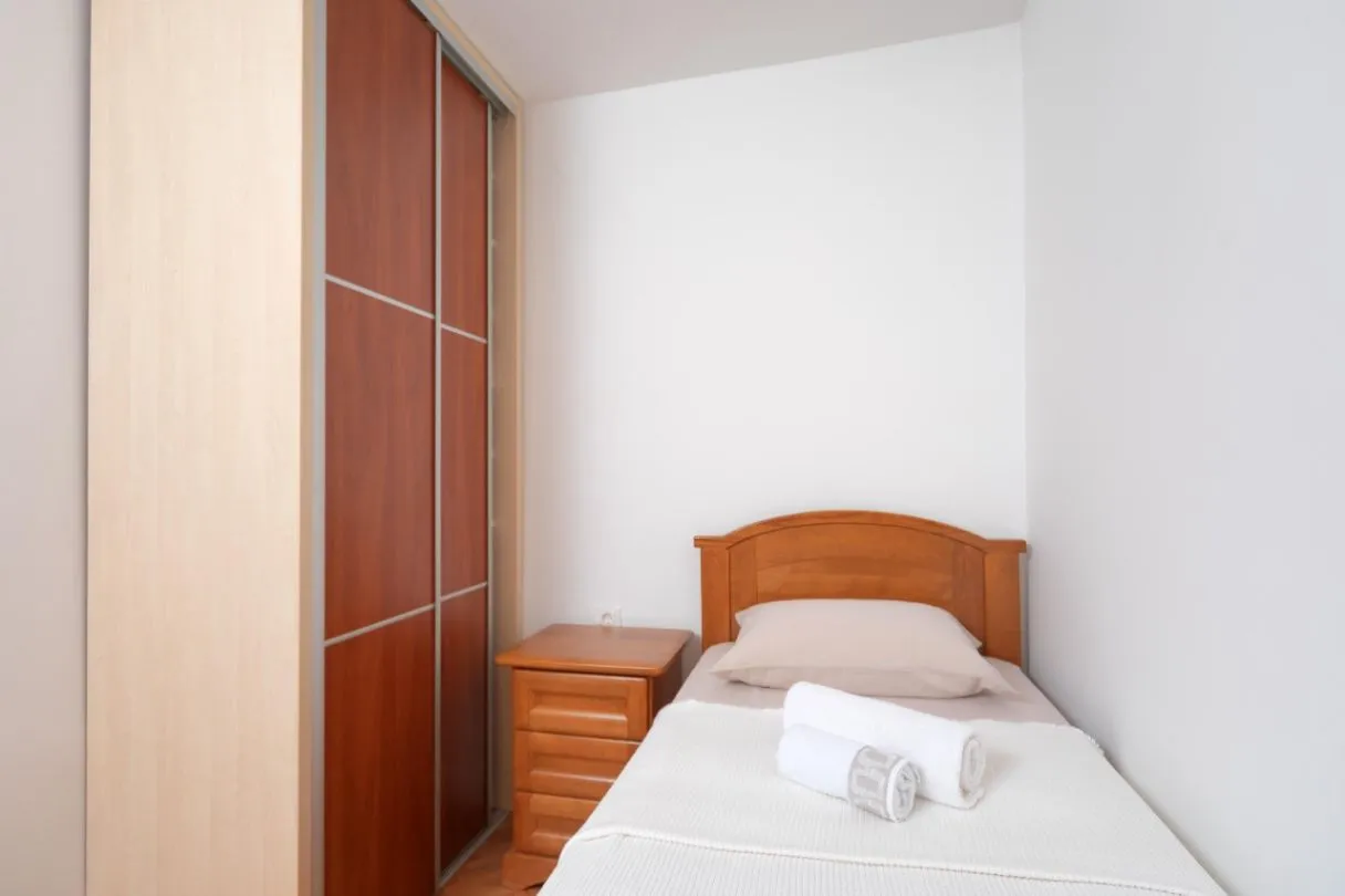 Rent, two bedroom apartment, 58m², Centar, Bar
