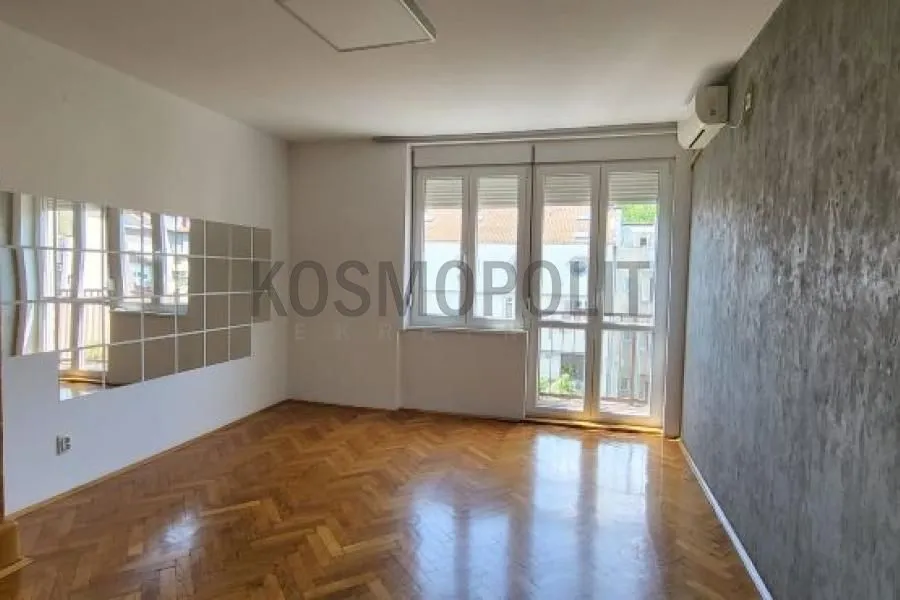 Prodaja, dvosoban stan, 68m², Stari Grad, Beograd
