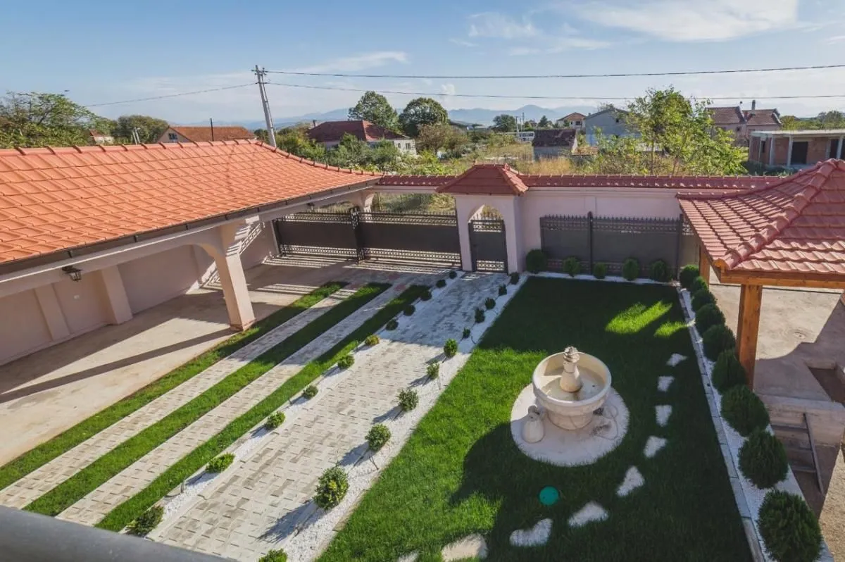 Prodaja, kuća, 200m², Donji Kokoti, Podgorica