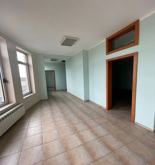 Rent, office space, 2600m², Stara Pazova, Srbija