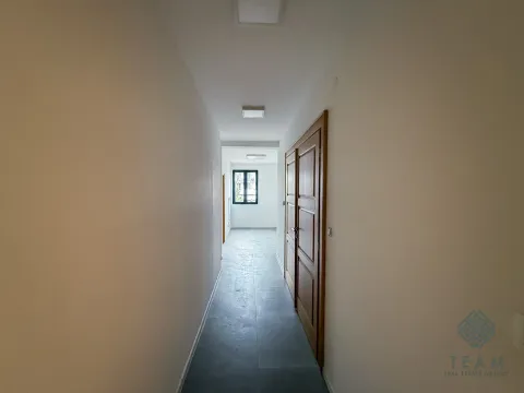 Izdavanje, poslovni prostor, 118m², Centar, Podgorica - image 8