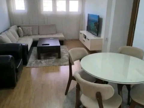 Izdavanje, dvosoban stan, 58m², Centar, Podgorica - image 2