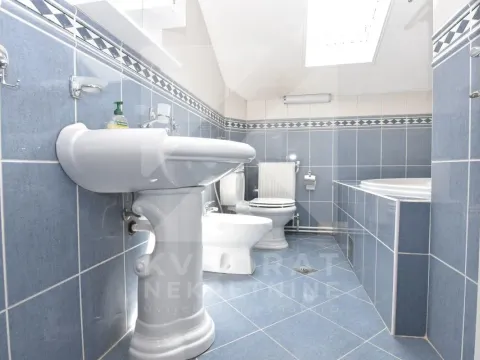 Izdavanje, kuća, 250m², Zagorič, Podgorica - image 20