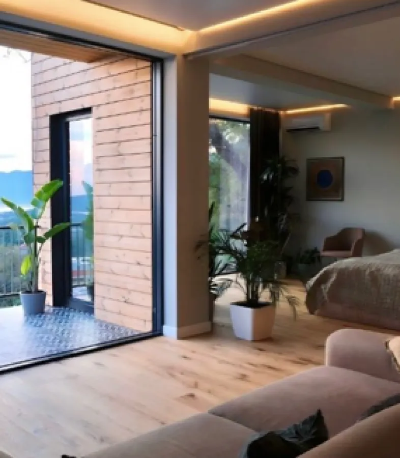 Prodaja, četvorosoban stan, 236m², Tivat, Crna Gora