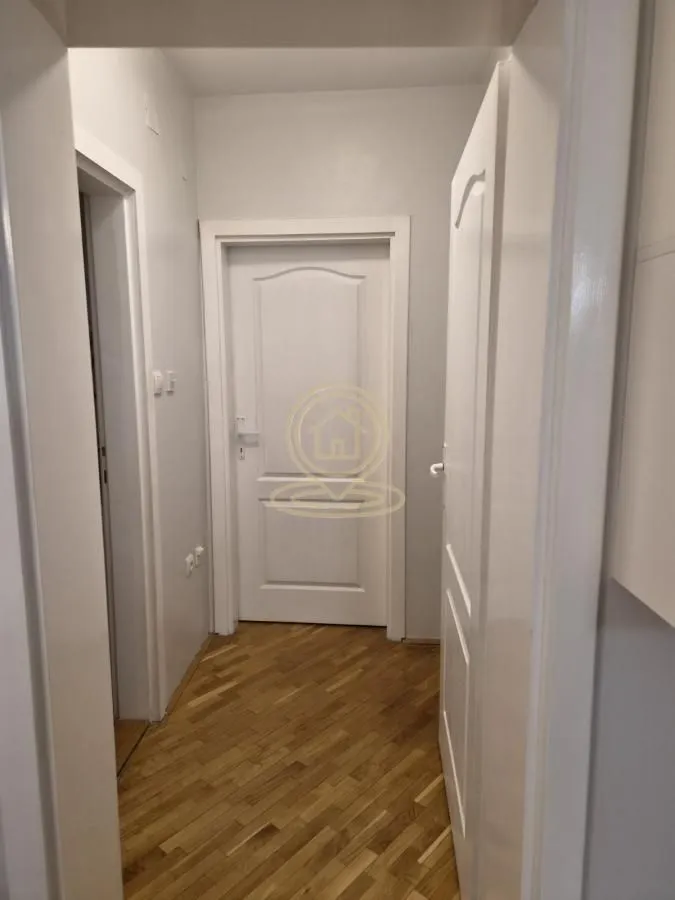 Izdavanje, trosoban stan, 73m², Salajka, Novi Sad Sve Podlokacije